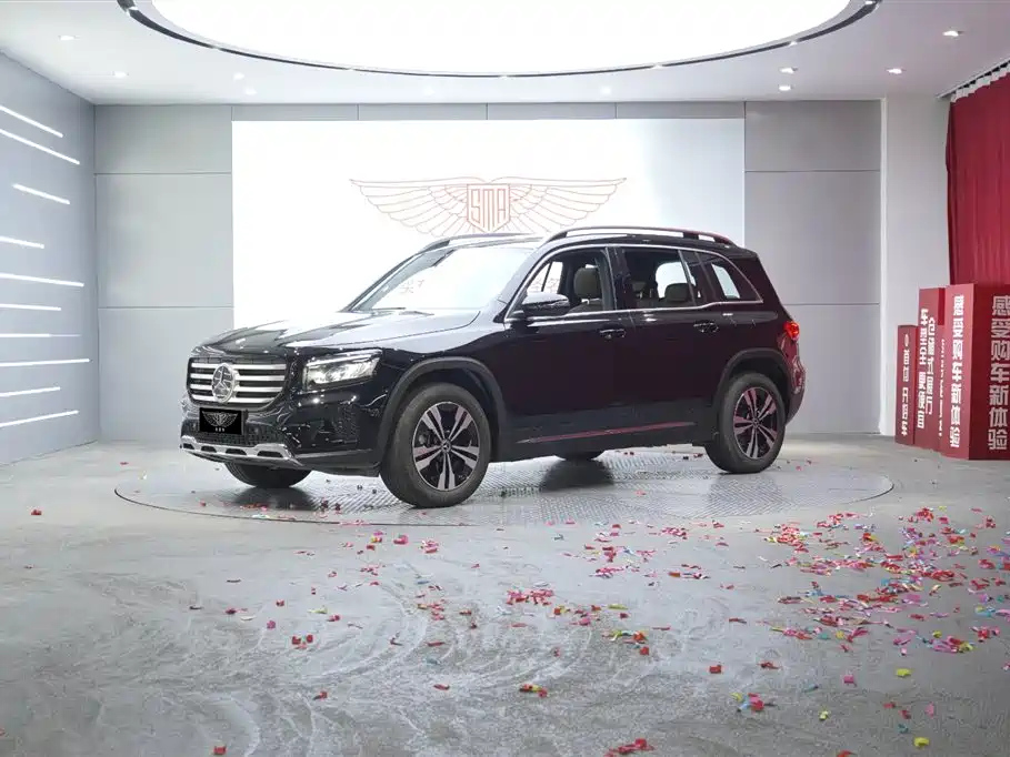 MERCEDES BENZ GLB 2024