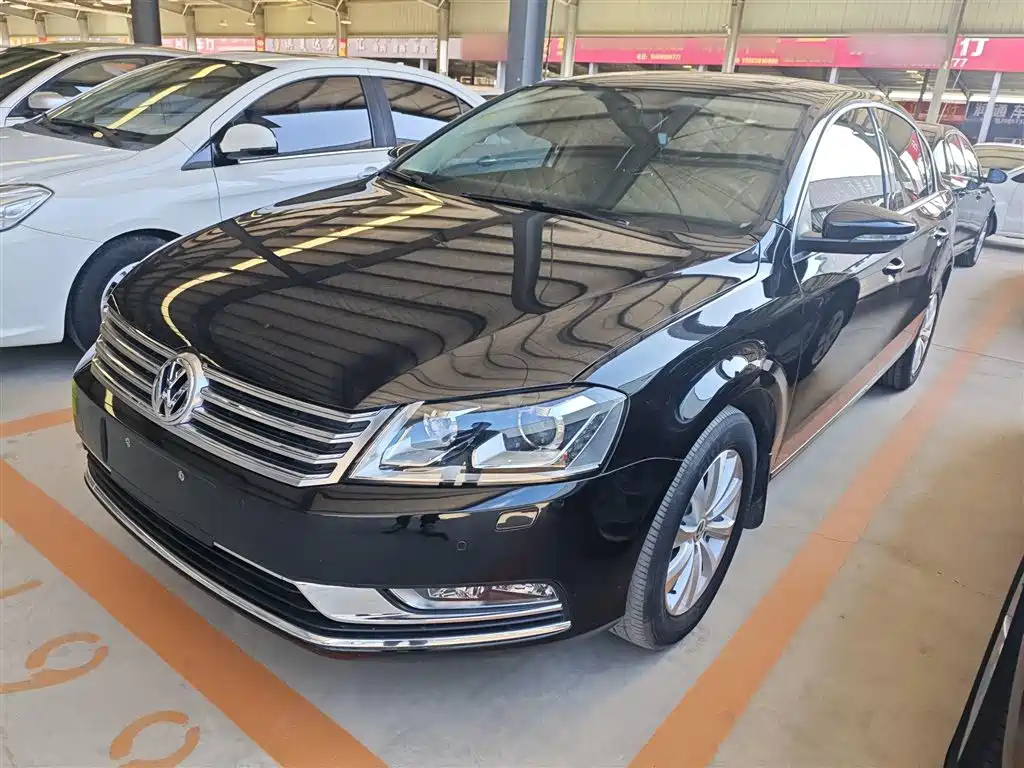 VOLKSWAGEN MAGOTAN 2015