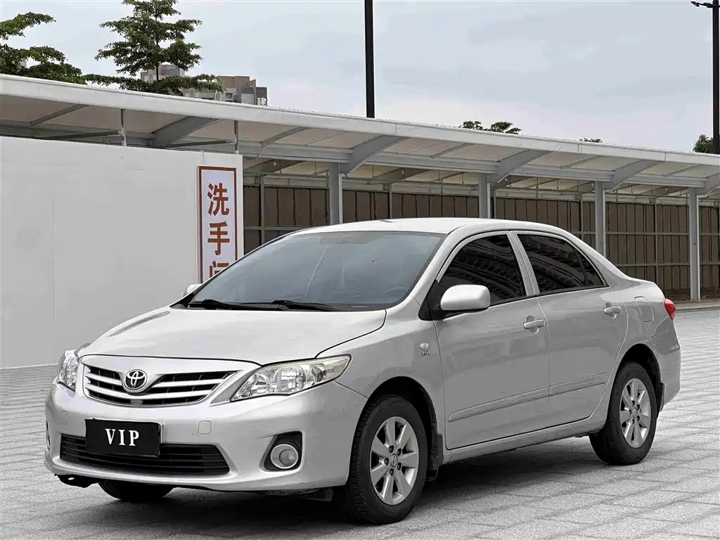 TOYOTA COROLLA 2011