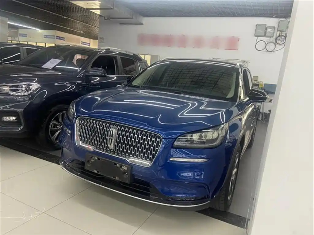 LINCOLN ADVENTURER 2020