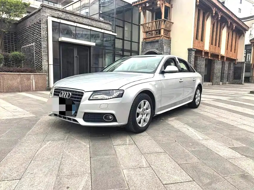AUDI A4L 2012