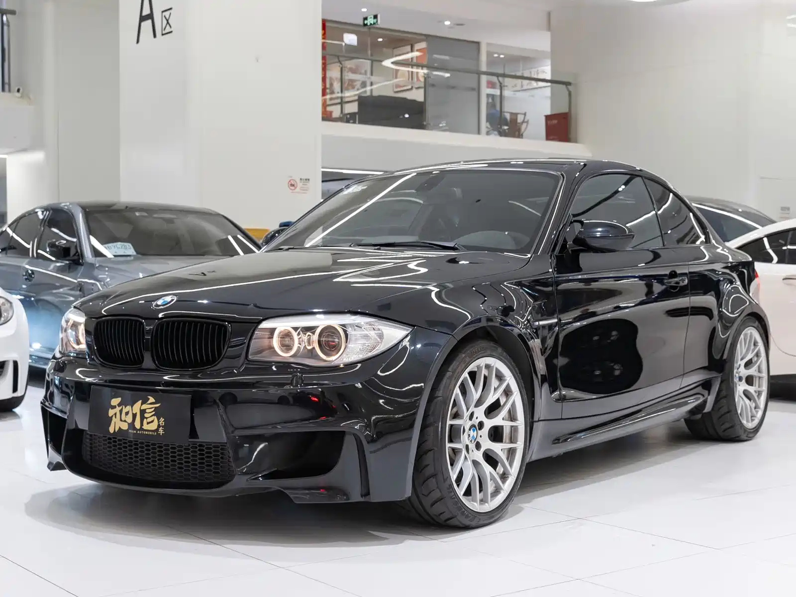 BMW 1-SERIES M 2011