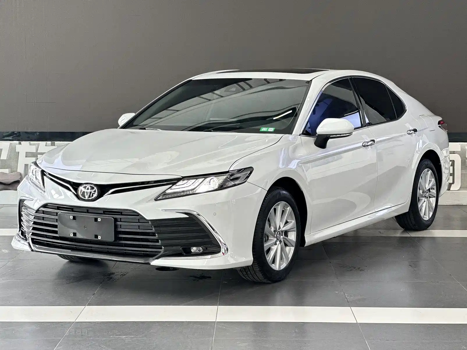 TOYOTA CAMRY 2023