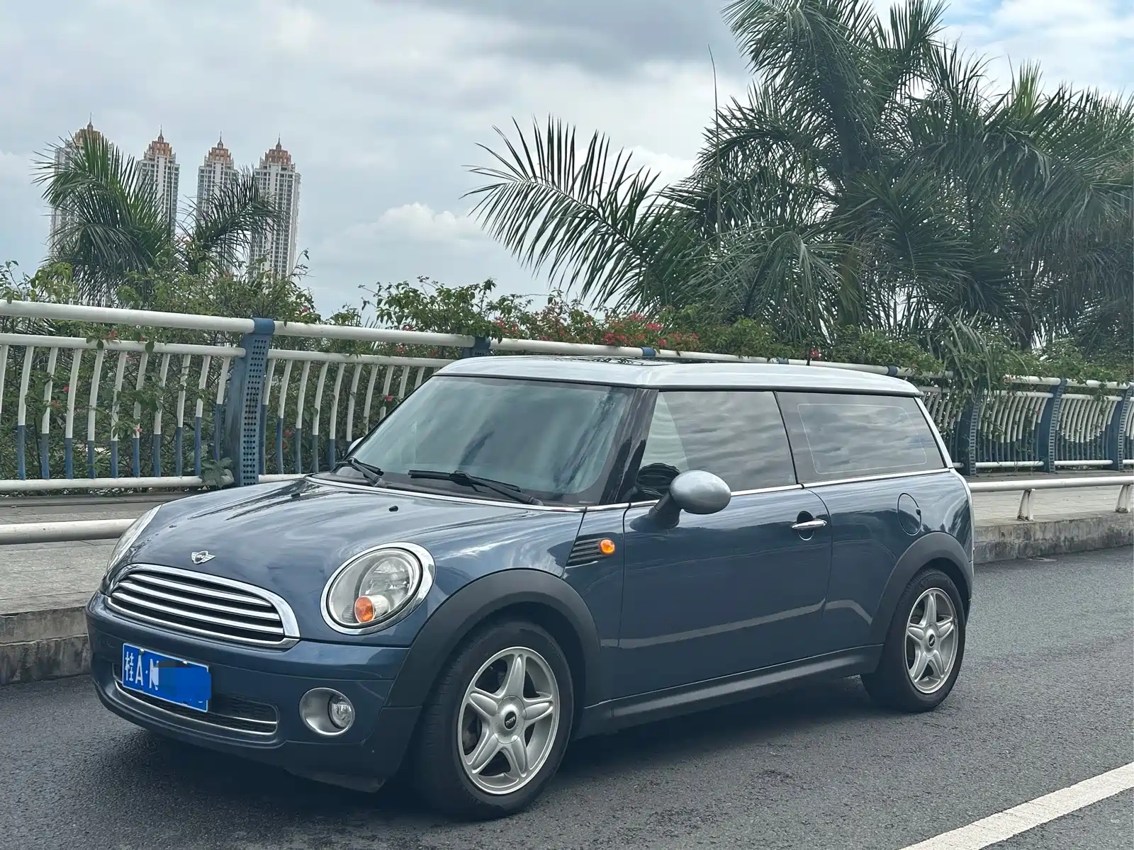 MINI CLUBMAN 2010