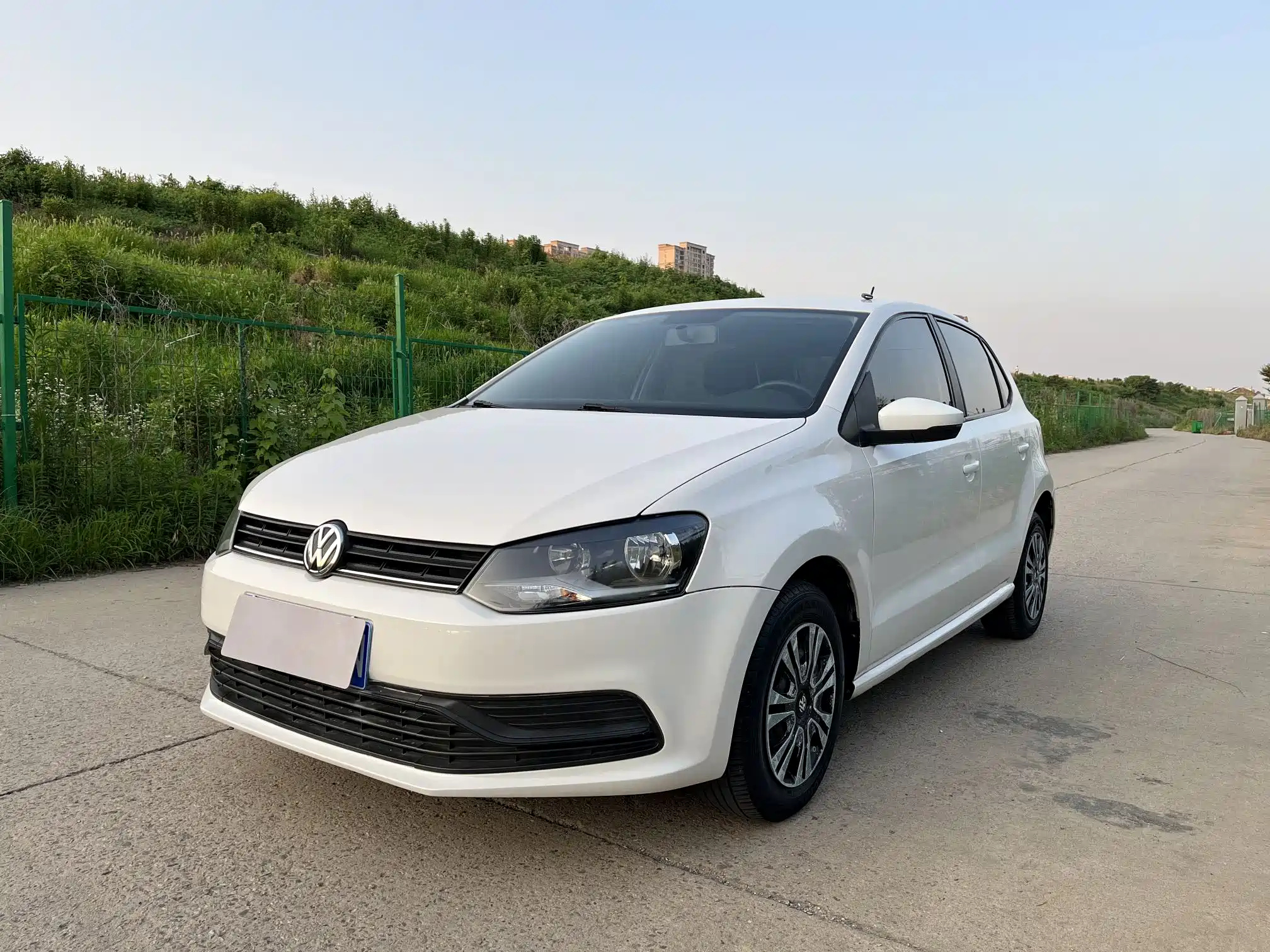 VOLKSWAGEN POLO 2016