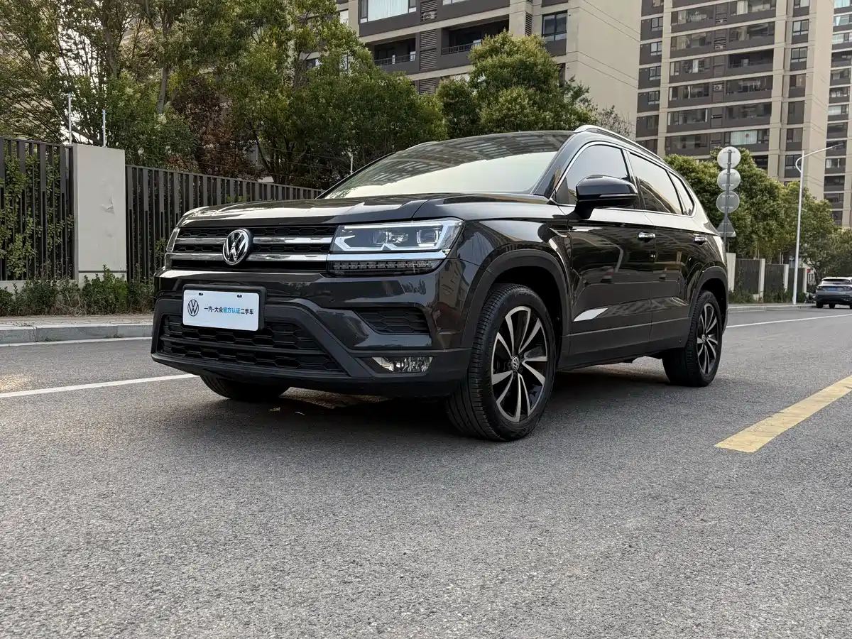 VOLKSWAGEN THARU 2020