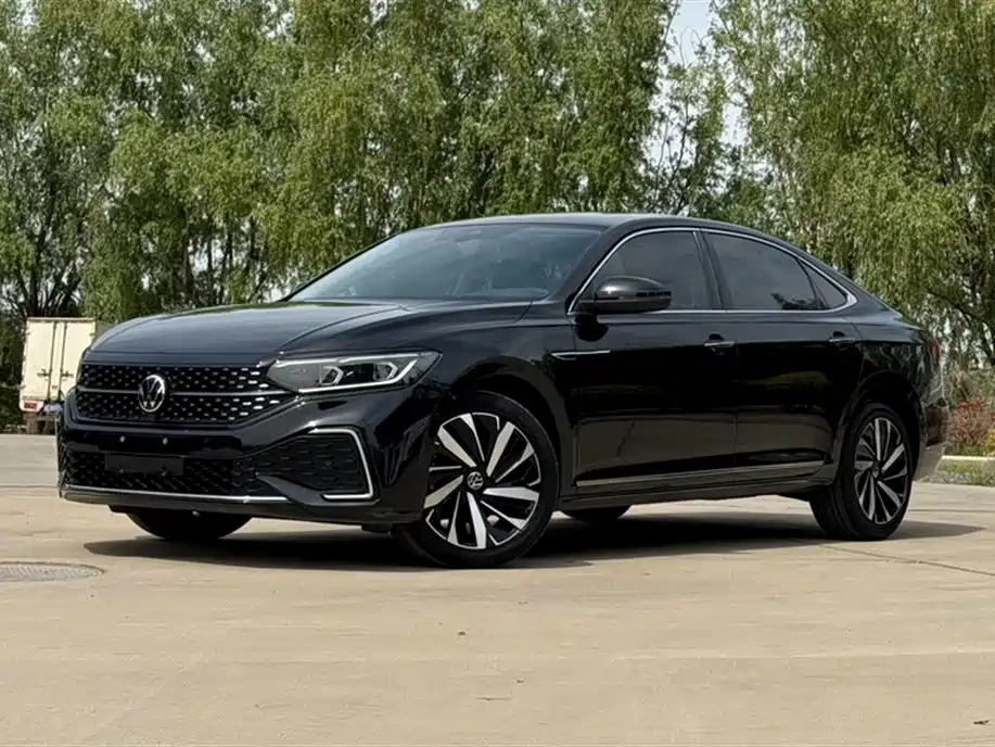 VOLKSWAGEN PASSAT 2022