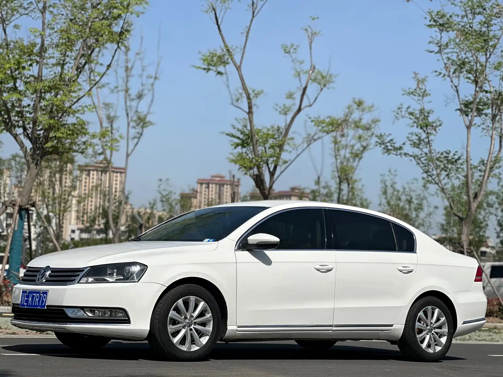 VOLKSWAGEN MAGOTAN 2012