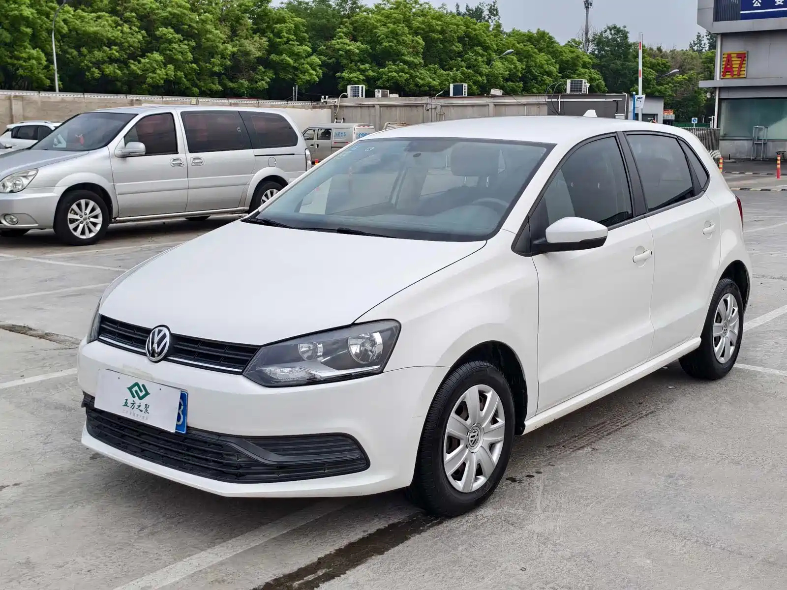 VOLKSWAGEN POLO 2016