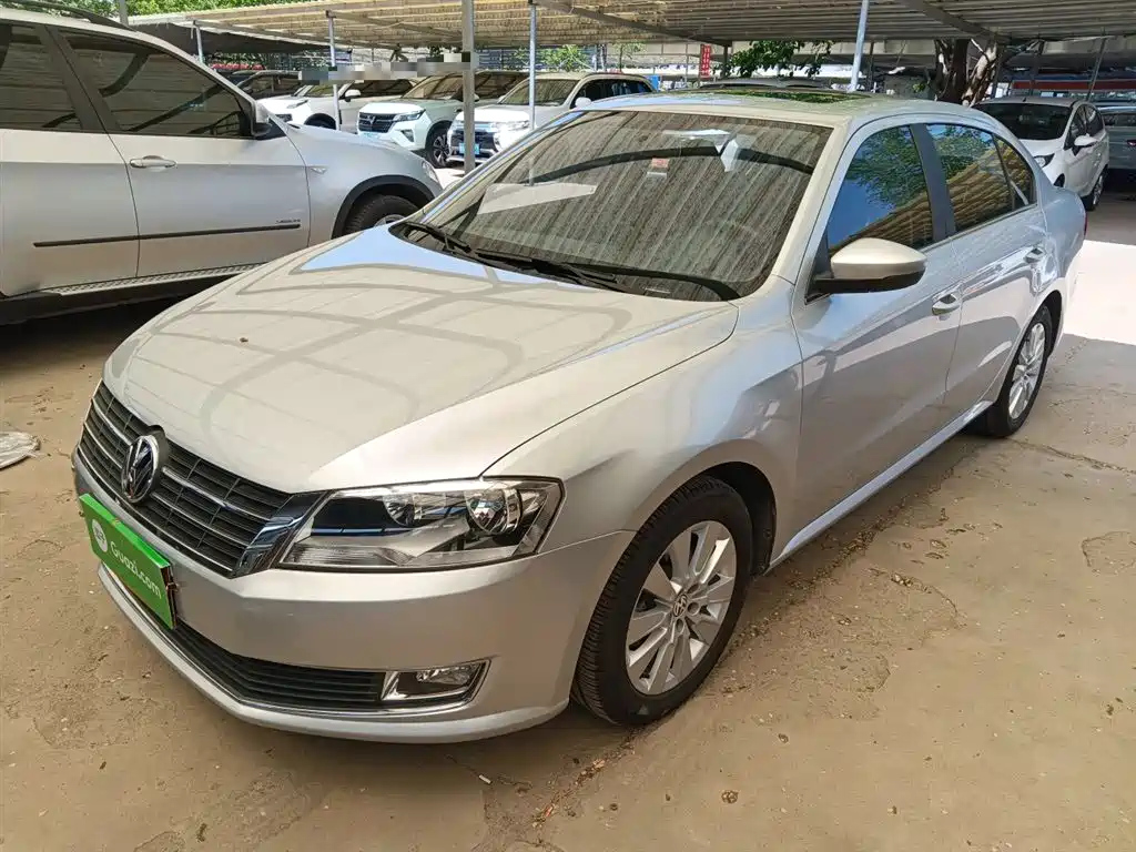 VOLKSWAGEN LAVIDA 2013