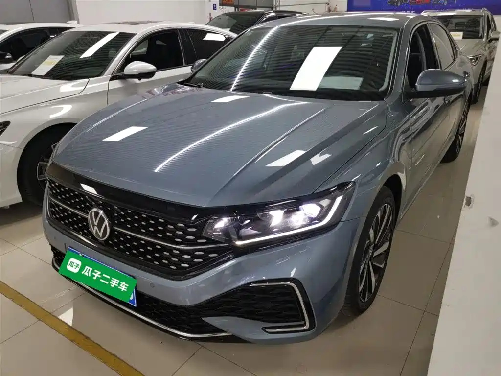 VOLKSWAGEN PASSAT 2022