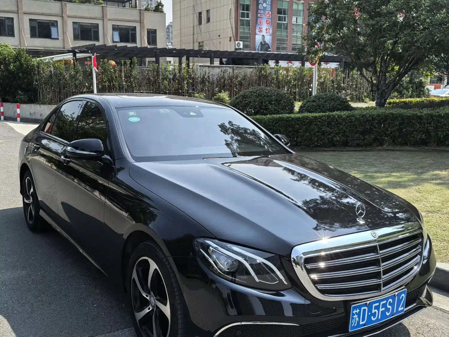 MERCEDES BENZ E-CLASS