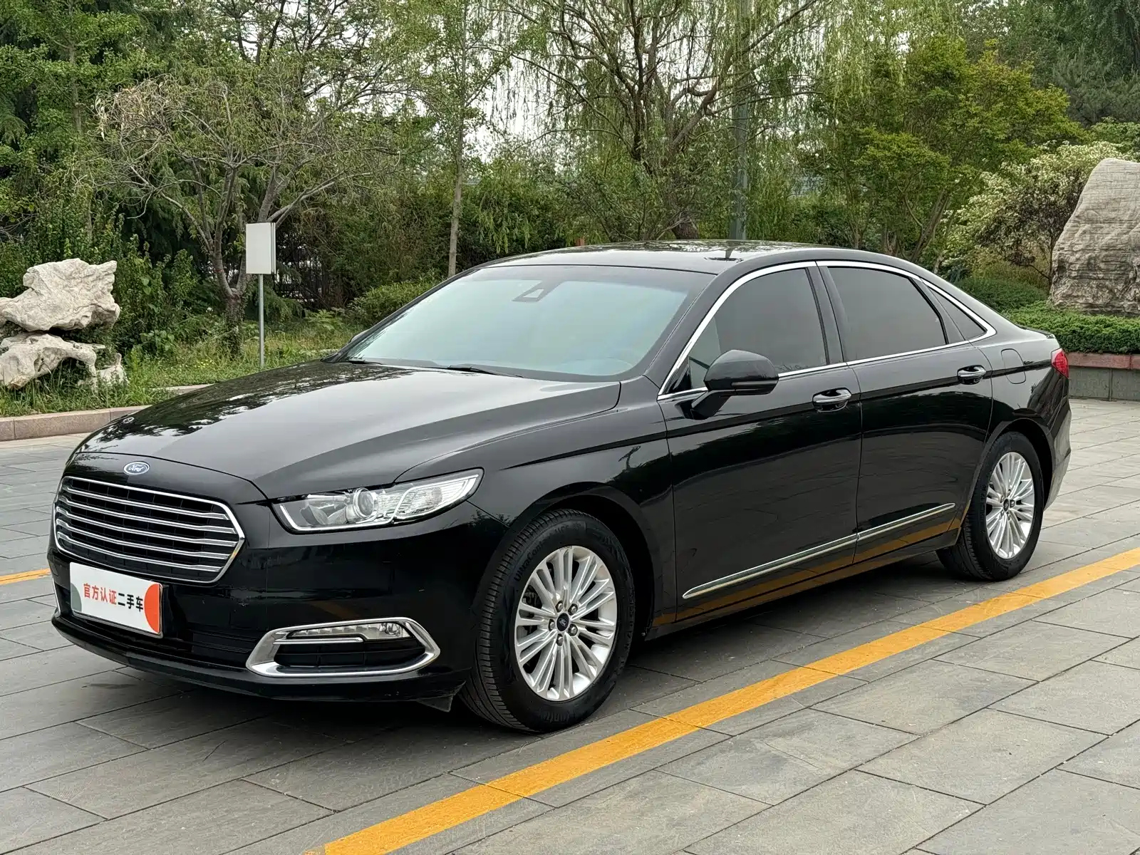 FORD TAURUS 2015