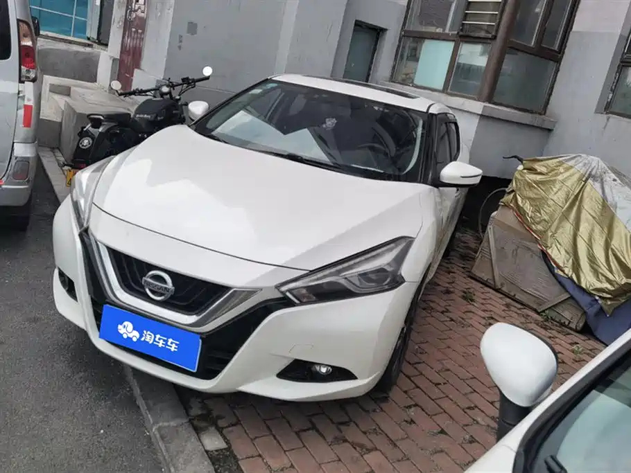 NISSAN LANNIA