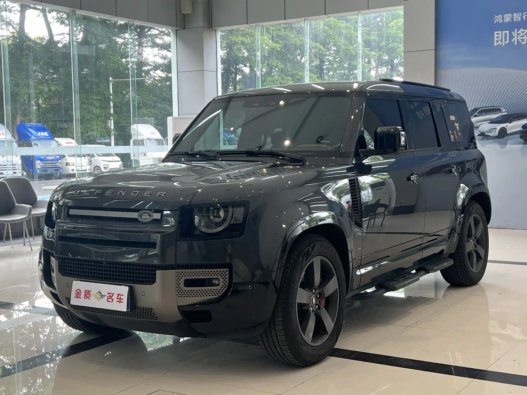 LAND ROVER DEFENDER 2024