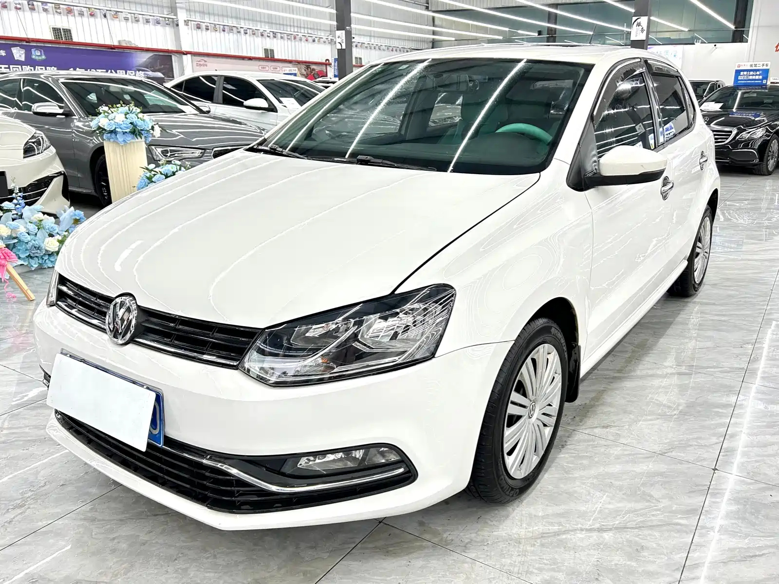 VOLKSWAGEN POLO 2016