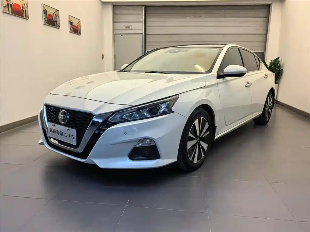 NISSAN TEANA 2020