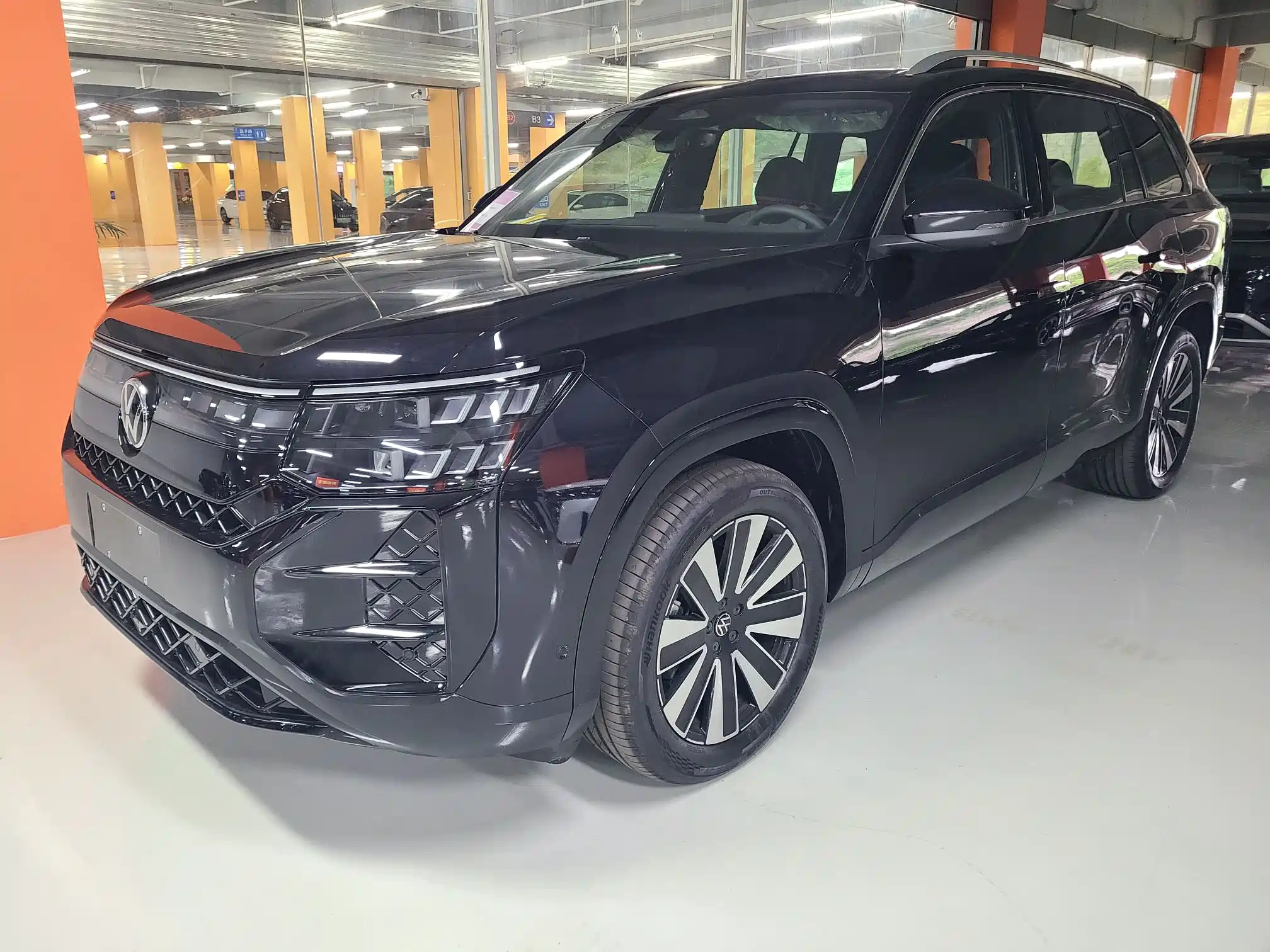 VOLKSWAGEN TOURAN