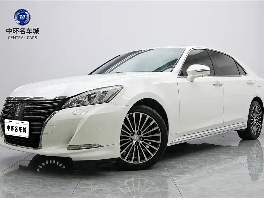 TOYOTA CROWN 2018