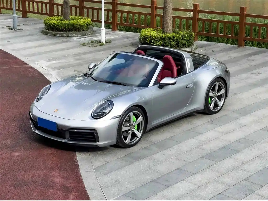 PORSCHE 911 2023