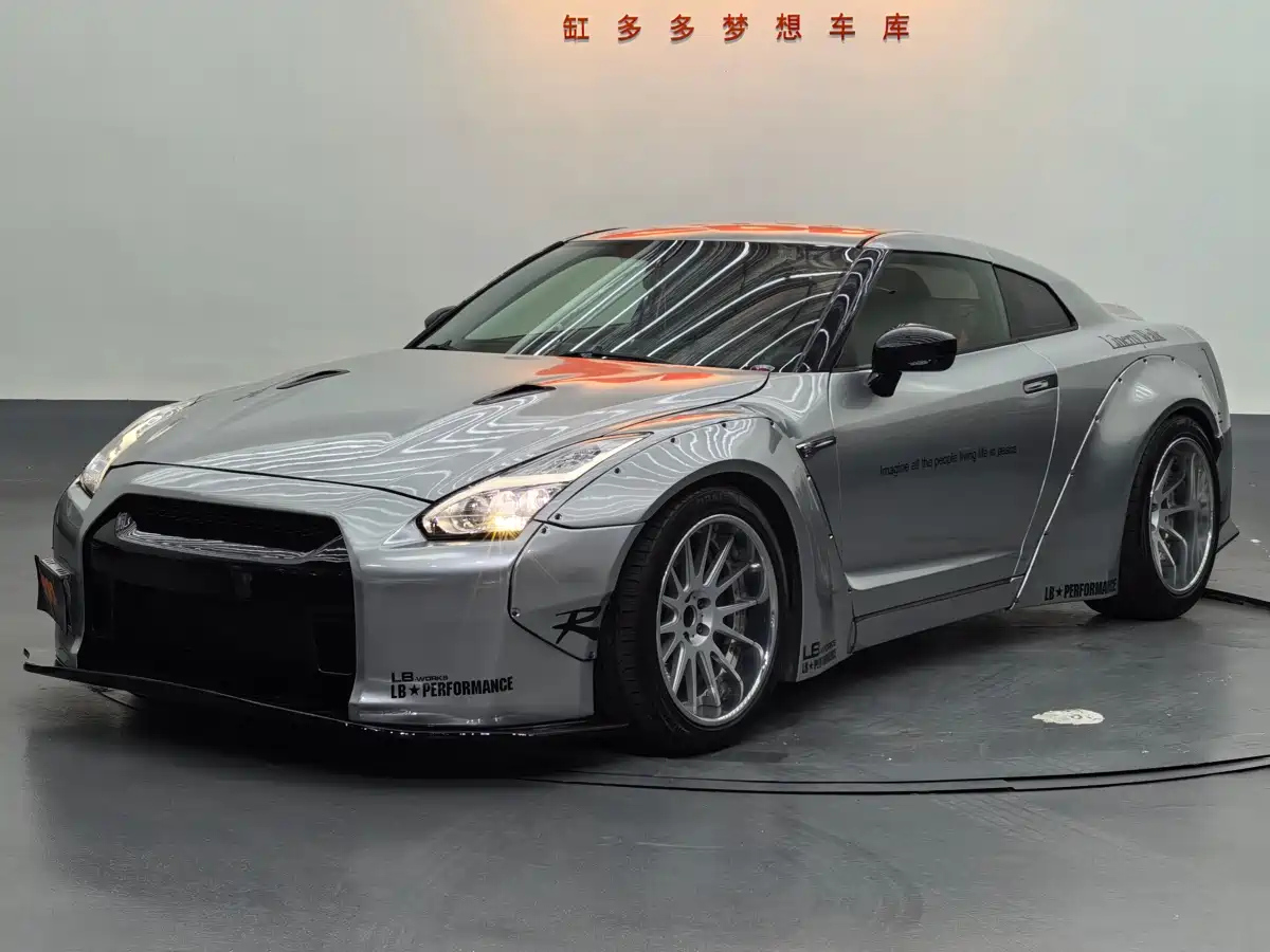 NISSAN GT-R 2012