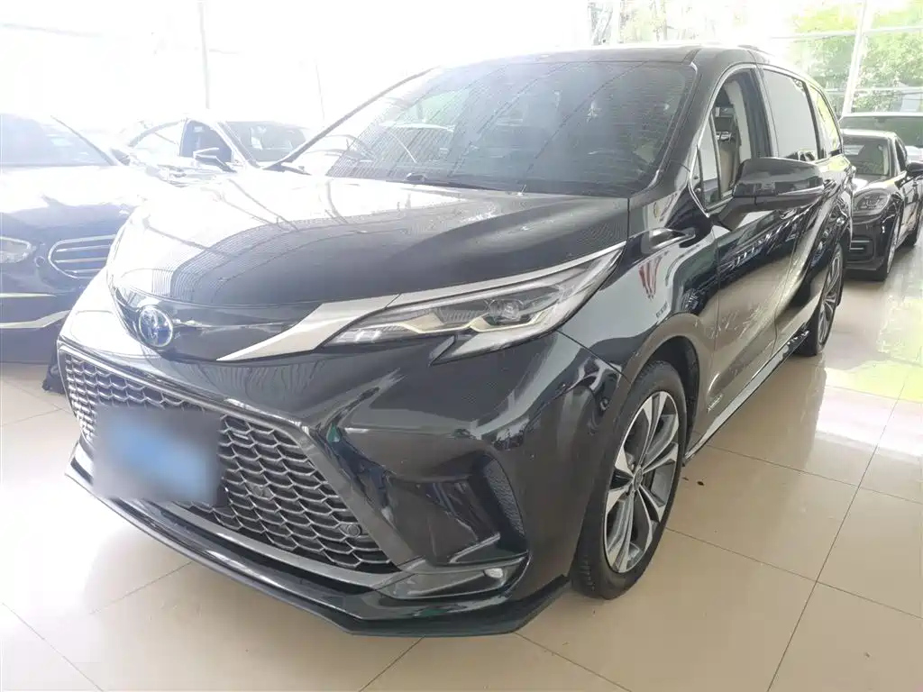 TOYOTA GRANVIA 2022