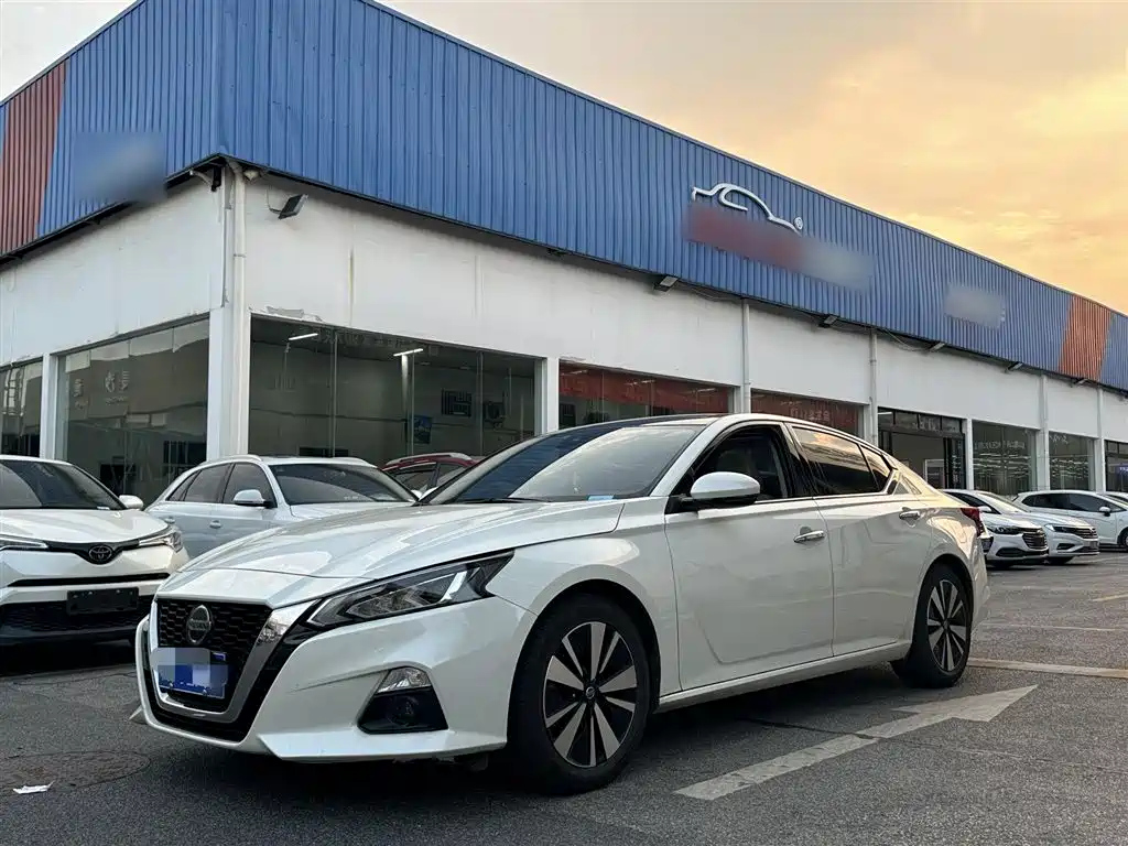 NISSAN TEANA 2020