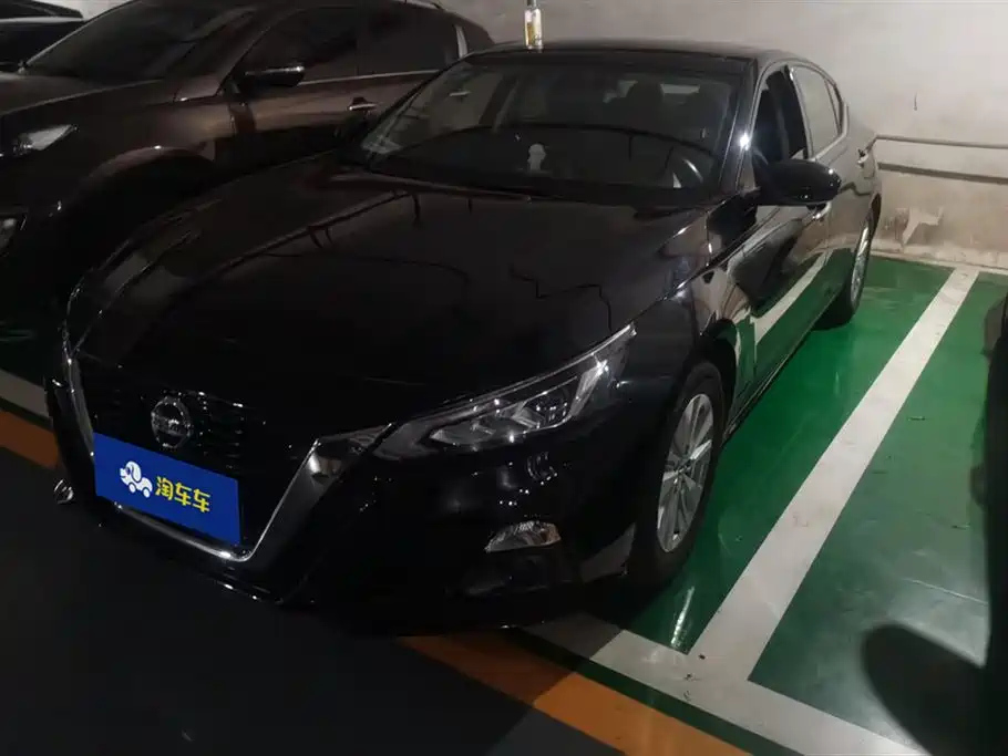 NISSAN TEANA 2020