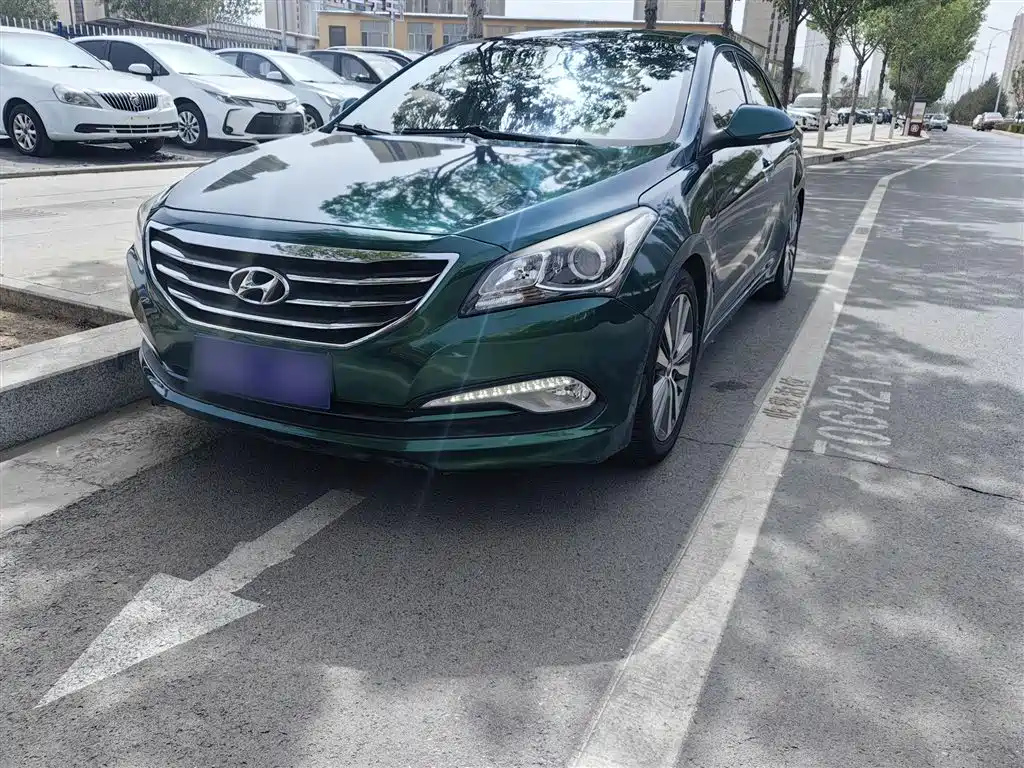 HYUNDAI MISTRA 2014