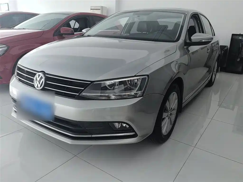 VOLKSWAGEN SAGITAR 2015