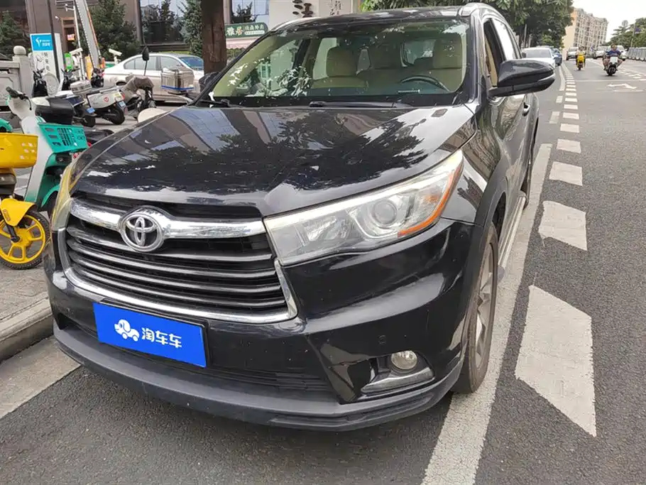 TOYOTA HIGHLANDER 2015