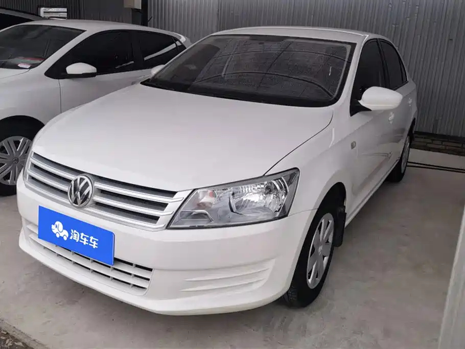 VOLKSWAGEN SANTANA 2015