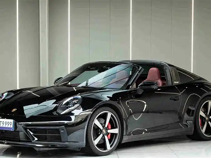 PORSCHE 911 2022