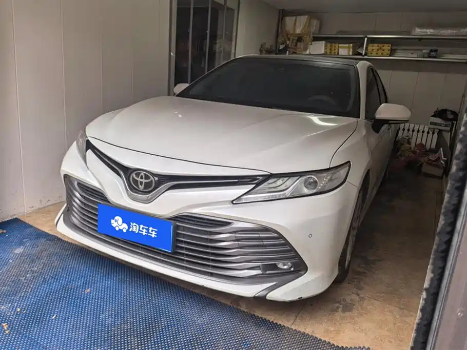 TOYOTA CAMRY 2018