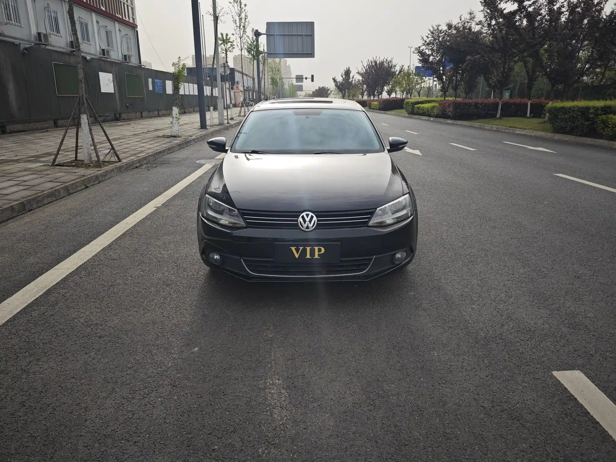 VOLKSWAGEN SAGITAR 2014