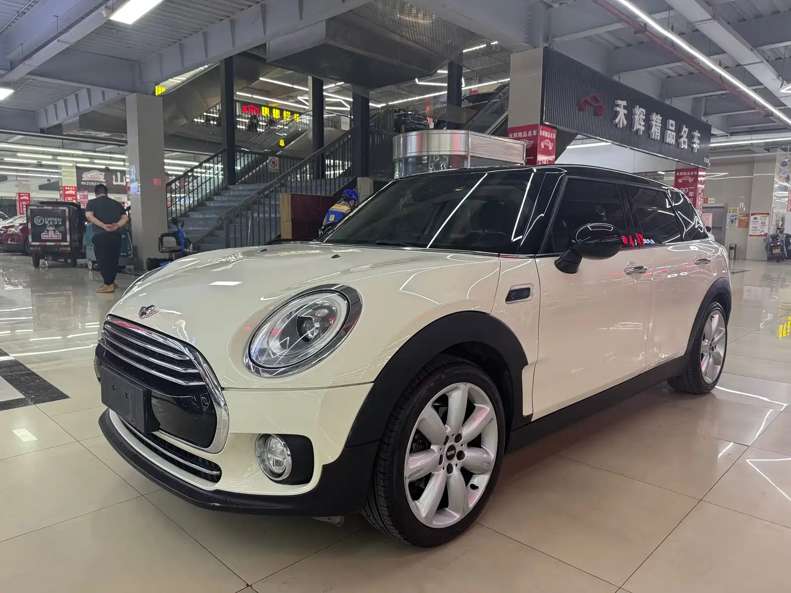 MINI CLUBMAN 2016