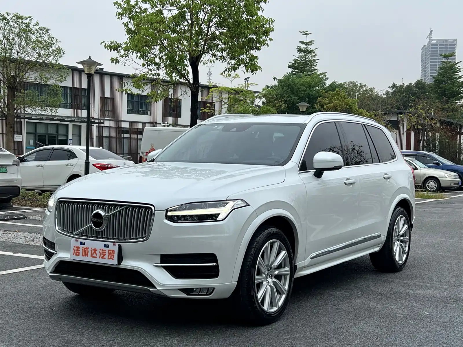 VOLVO XC90