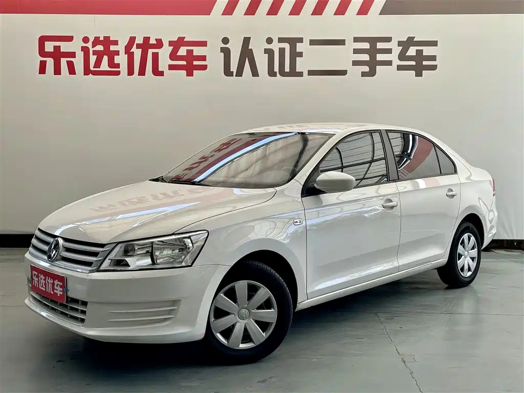 VOLKSWAGEN SANTANA 2015
