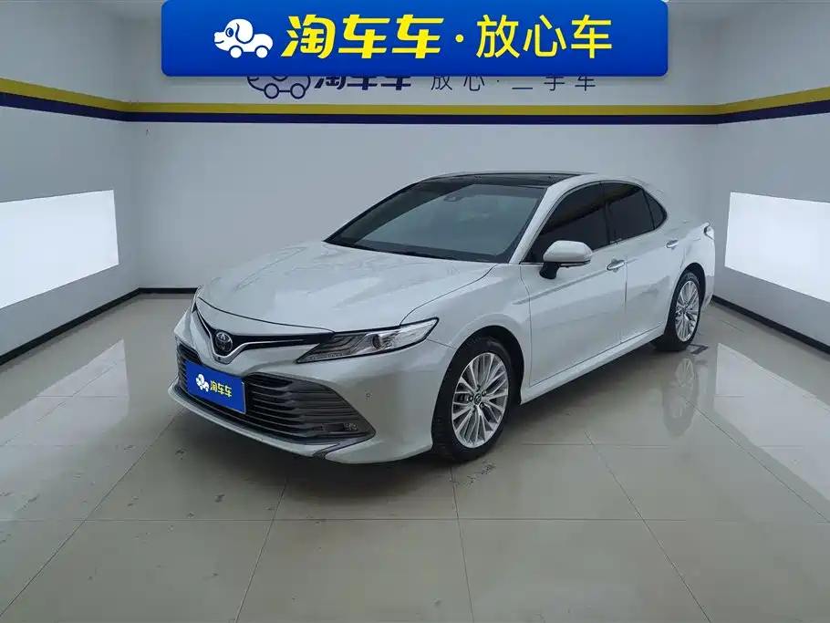 TOYOTA CAMRY 2019