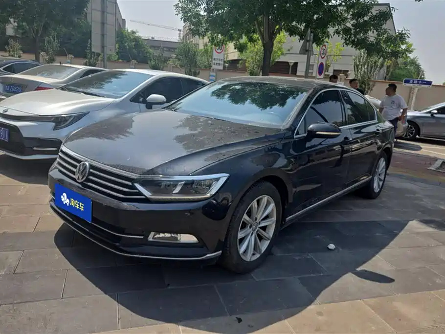 VOLKSWAGEN MAGOTAN 2019