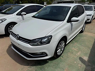 VOLKSWAGEN POLO 2016