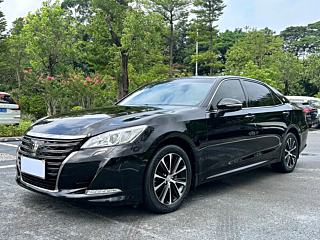 TOYOTA CROWN 2018