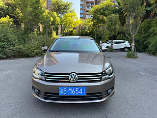 VOLKSWAGEN BORA 2015