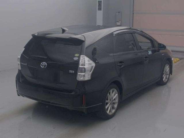 TOYOTA PRIUS ALPHA 2014