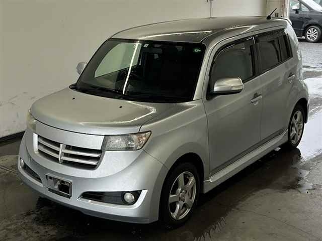 TOYOTA BB 2010