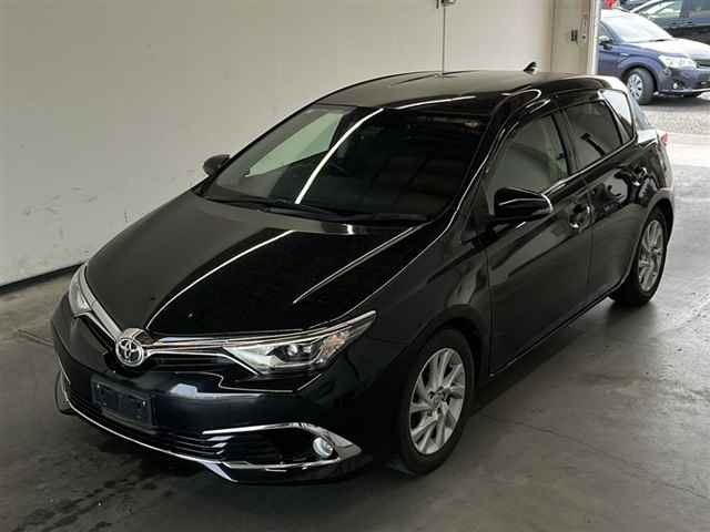 TOYOTA AURIS 2016