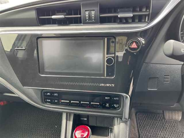TOYOTA AURIS 2016