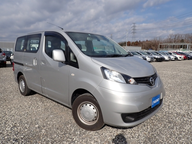 NISSAN NV200 2020
