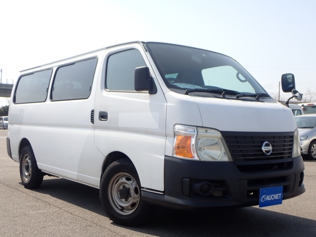 NISSAN CARAVAN 2010