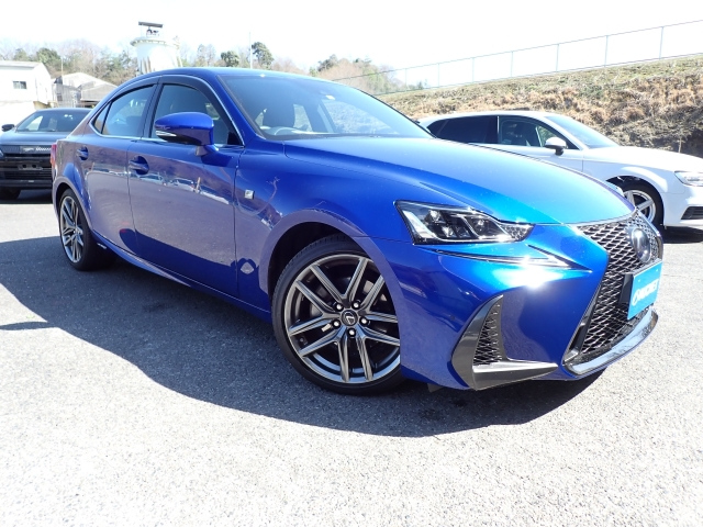 LEXUS IS